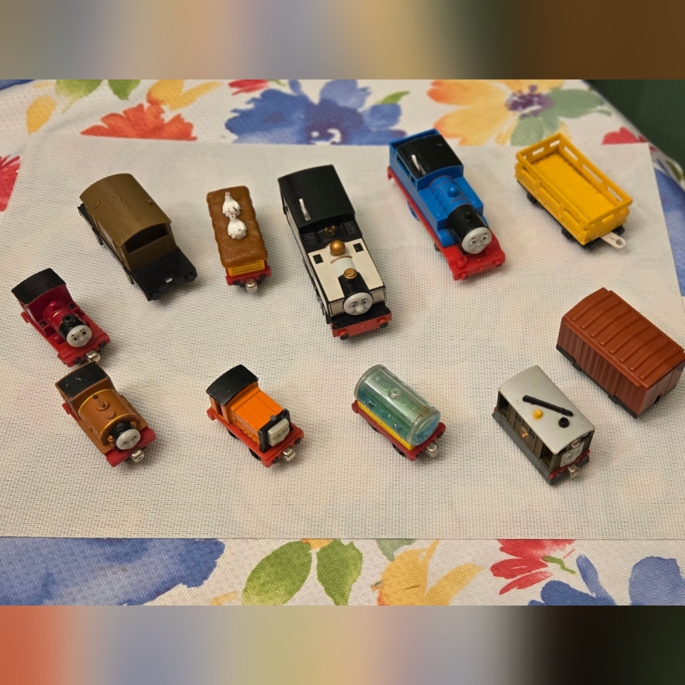 Colorful Train Toy Set - Picture 3 of 3